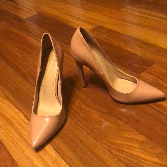 Classic Nude Pumps - Picture 3 of 7